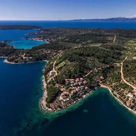 Mario Villa Vela Luka